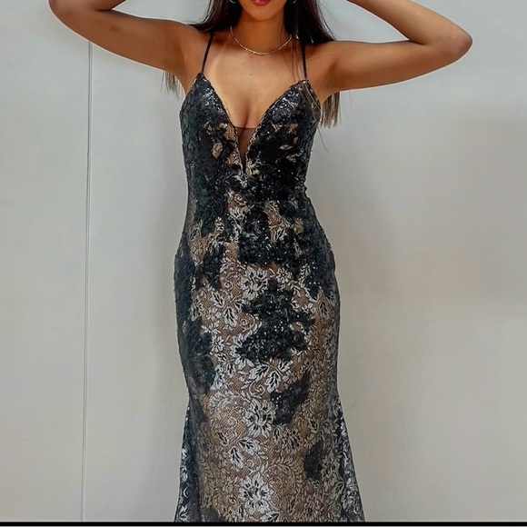 Jovani dress 06438 in size 6 - Picture 2 of 3